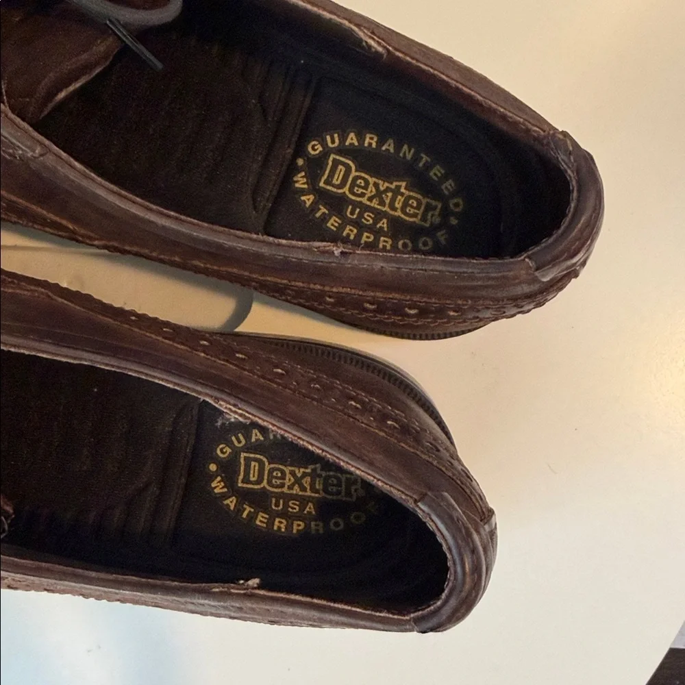 Dexter brown suede